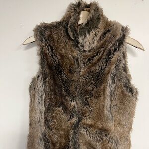WAREHOUSE BRAND SIZE 6 FAUX FUR VEST